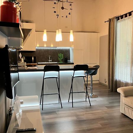 Benvenuti In Casa Peluca! Apartment Mestre Bagian luar foto