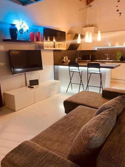 Benvenuti In Casa Peluca! Apartment Mestre Bagian luar foto