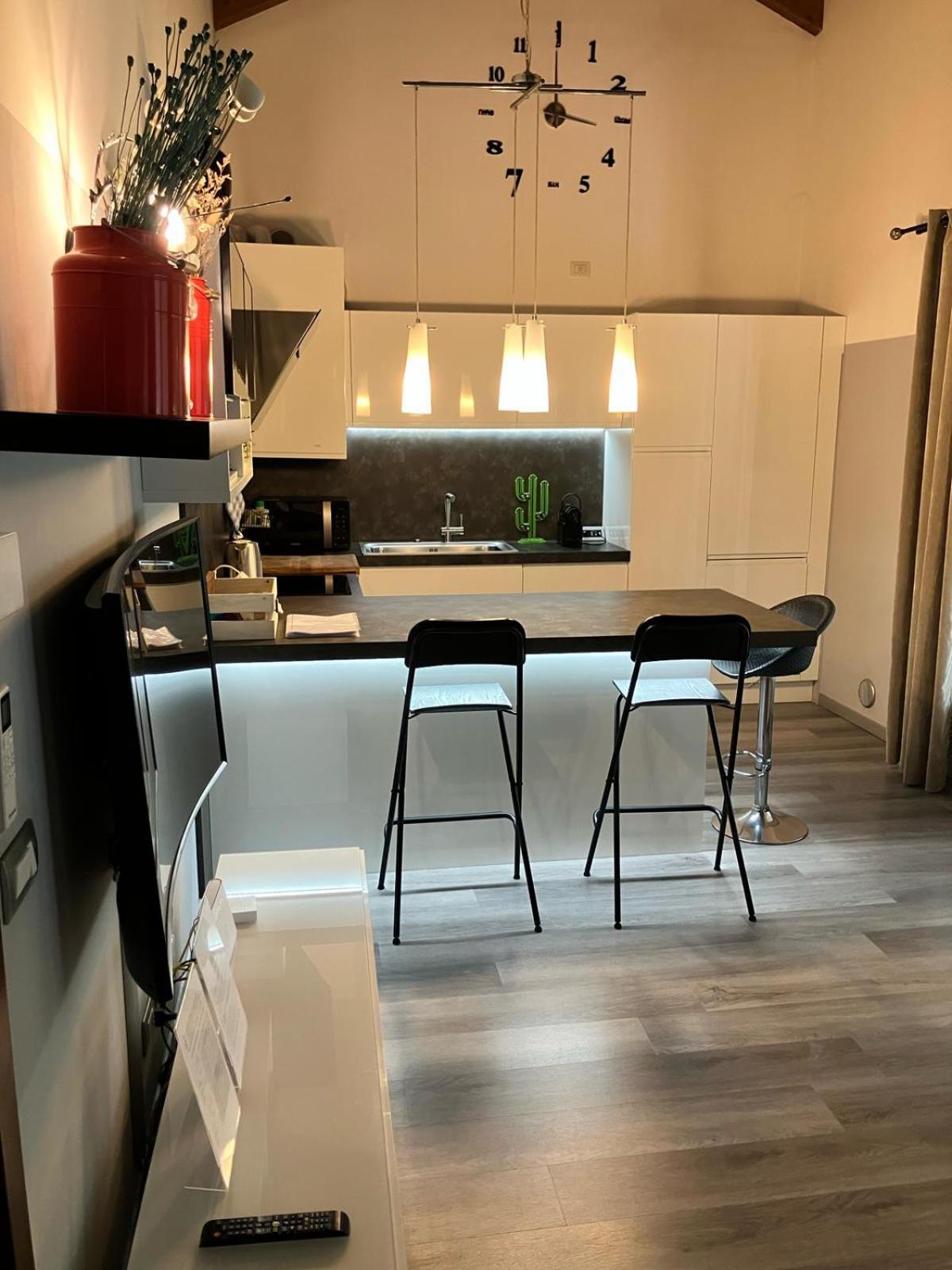 Benvenuti In Casa Peluca! Apartment Mestre Bagian luar foto