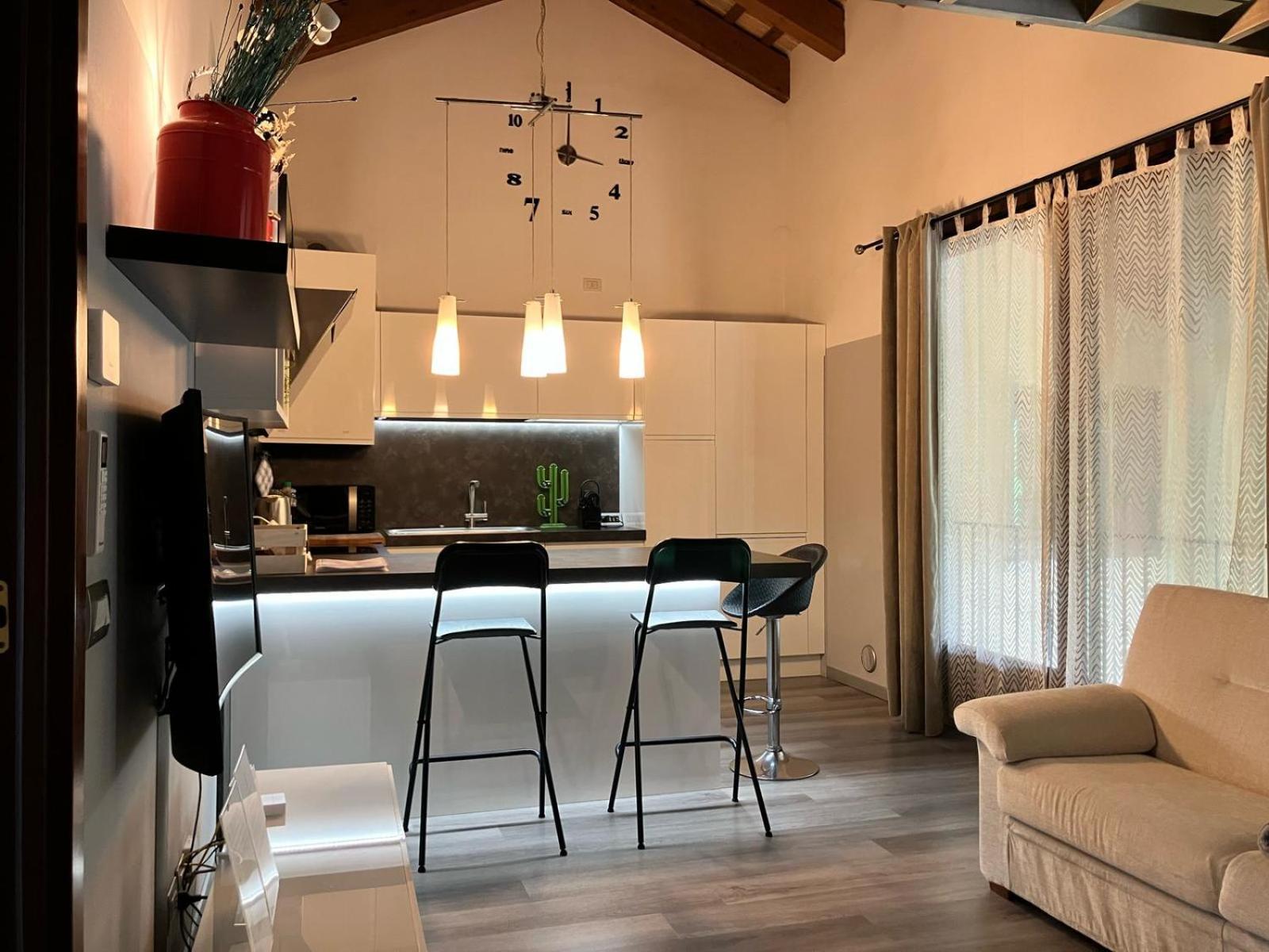 Benvenuti In Casa Peluca! Apartment Mestre Bagian luar foto